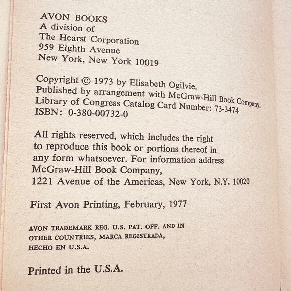 Strawberries In The Sea - Elisabeth Ogilvie 1977 Vtg Avon 1st Print Paperback PB - Picture 4 of 13